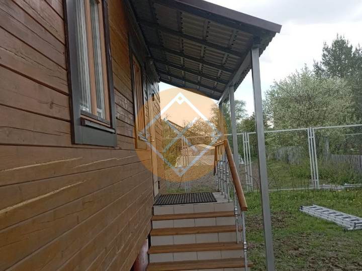 односкатный навес на дачу из металлочерепицы