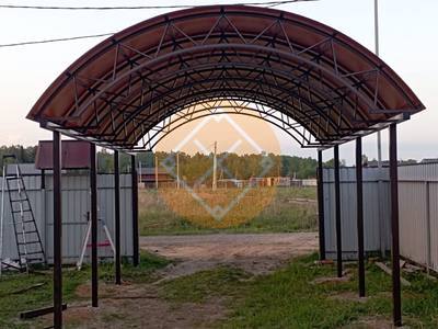 Арочный навес с крышей из поликарбоната
